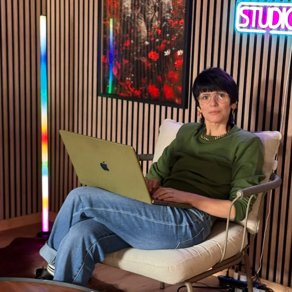 Christiane am Arbeiten Vierdimensional AT